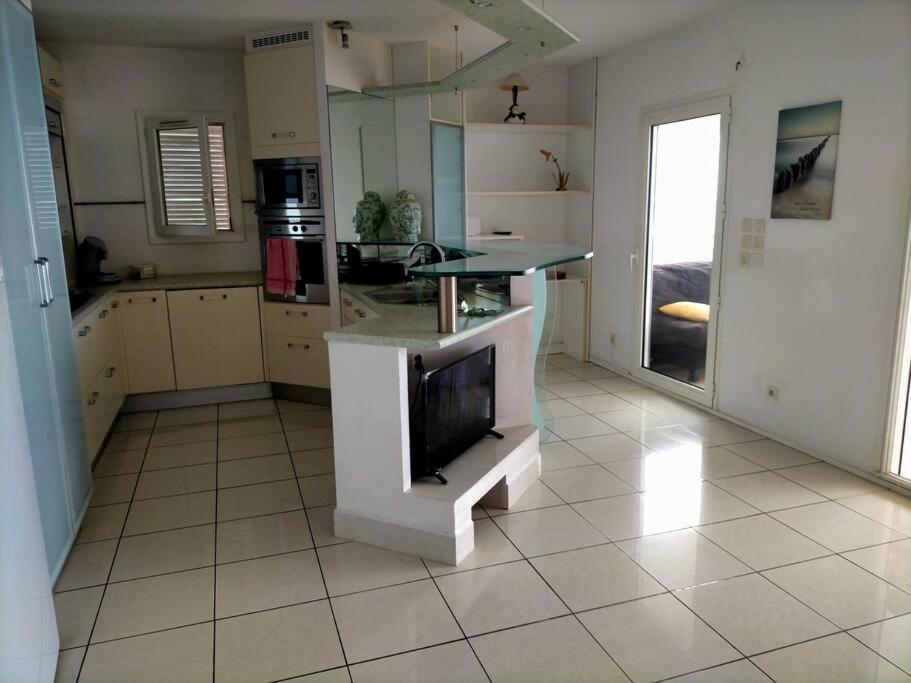 Bel Appartement Avec Piscine, Face A La Mer Gourbeyre 外观 照片